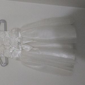 Lace dress with a bow